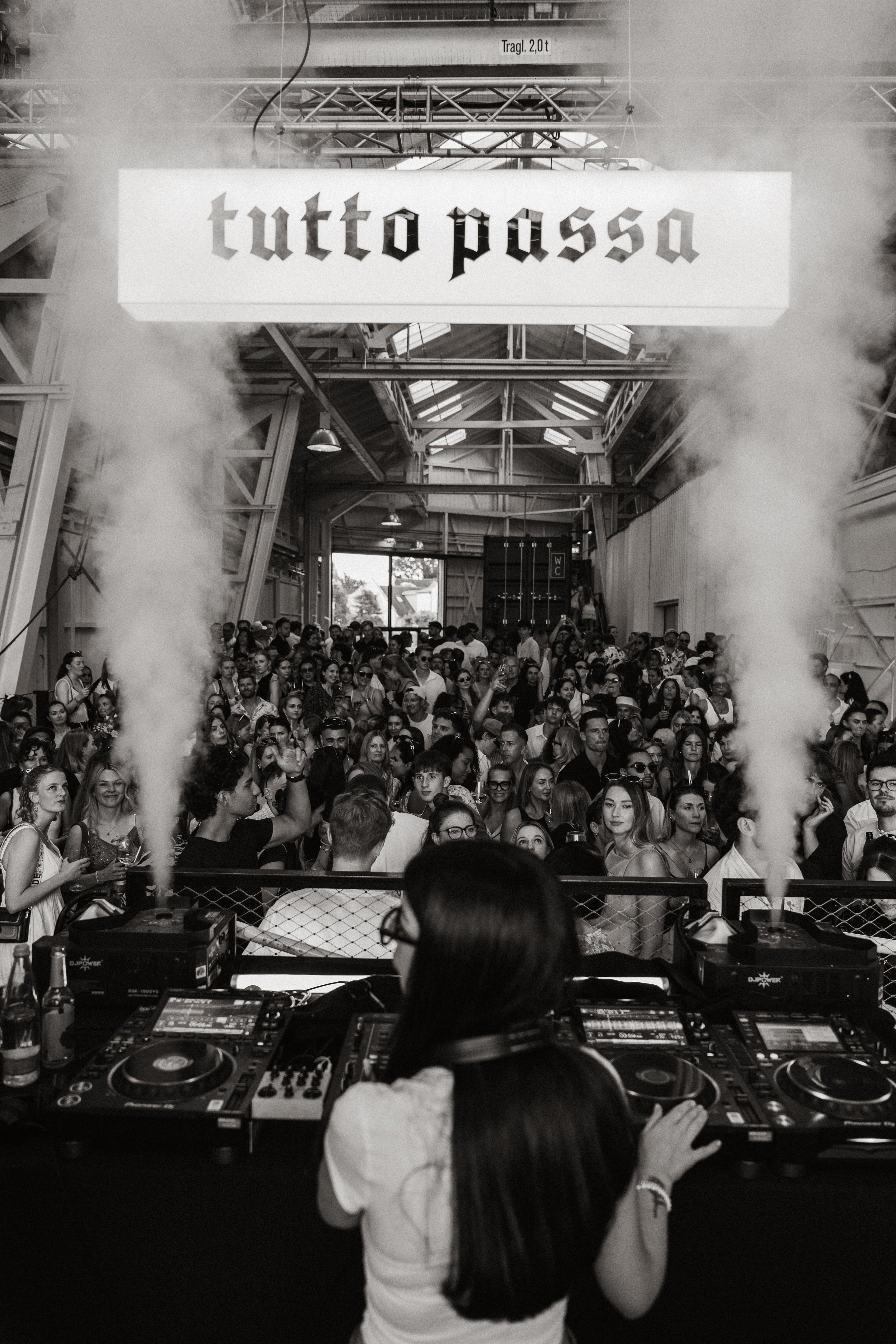 Tutto Passa Band shirt
